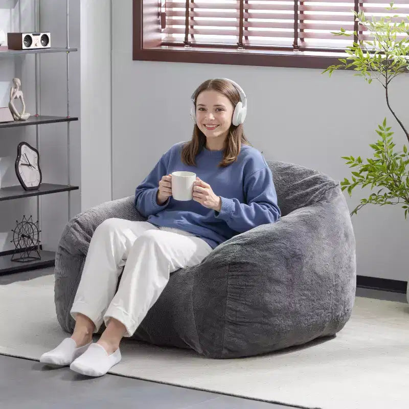 Pouf poire d'intérieur moderne et polyvalent en fausse fourrure avec dossier Christopher Knight Home Maeve