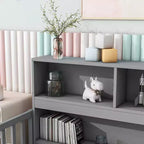 Cadre de lit double/complet Okak avec bibliothèque de chevet et barrières de sécurité, lit au sol de rangement sans porte pour chambre de bébés/enfants