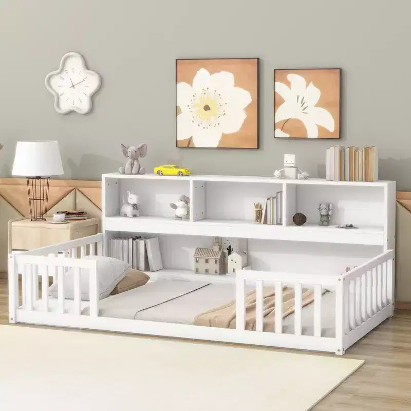 Cadre de lit double/complet Okak avec bibliothèque de chevet et barrières de sécurité, lit au sol de rangement sans porte pour chambre de bébés/enfants