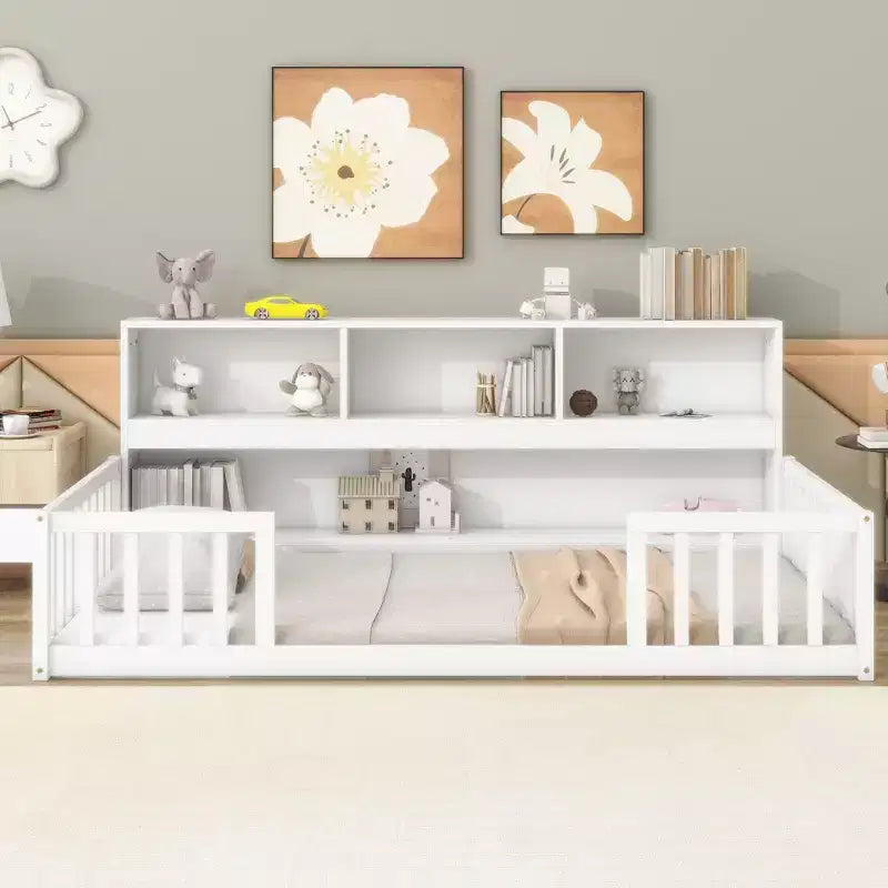 Cadre de lit double/complet Okak avec bibliothèque de chevet et barrières de sécurité, lit au sol de rangement sans porte pour chambre de bébés/enfants
