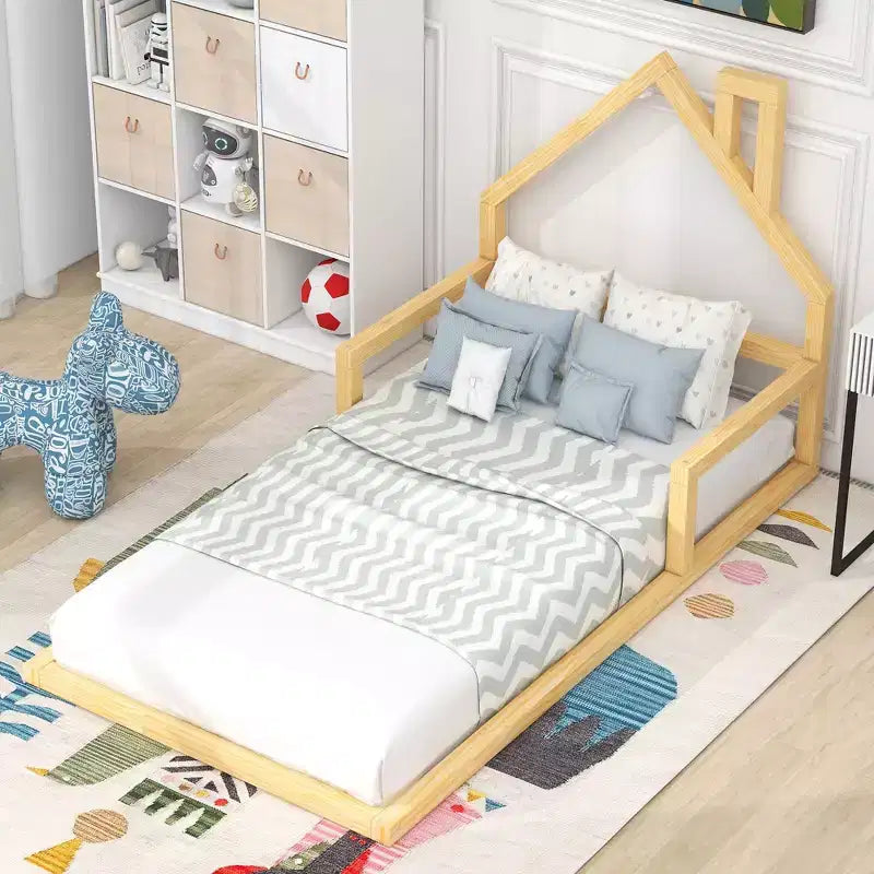 Lit de sol moderne Okak, lit de style cabane avec tête de lit, pour chambre d'enfant/tout-petit, tailles jumeau/double