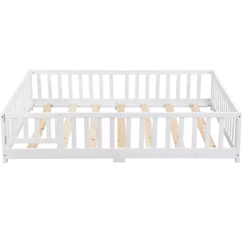 Lit double Okak avec tête de lit, Cadre de lit plateforme en bois massif avec barrière, Convient aux enfants, Bois de pin, Blanc