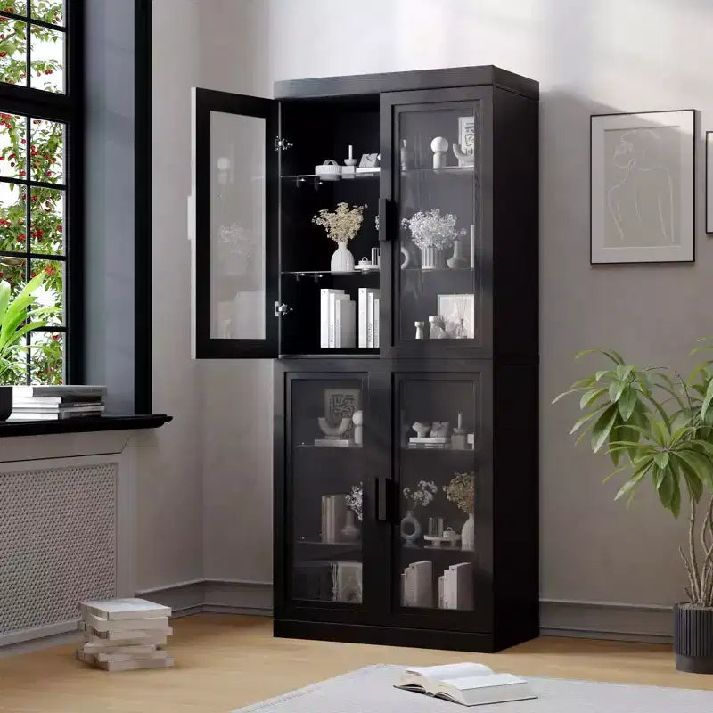 Meuble de rangement vitré. Le corps du meuble et la porte offrent un double espace de rangement. Le verre trempé de qualité alimentaire est résistant à l'humidité et aux rayures.