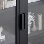 Meuble de rangement vitré. Le corps du meuble et la porte offrent un double espace de rangement. Le verre trempé de qualité alimentaire est résistant à l'humidité et aux rayures.