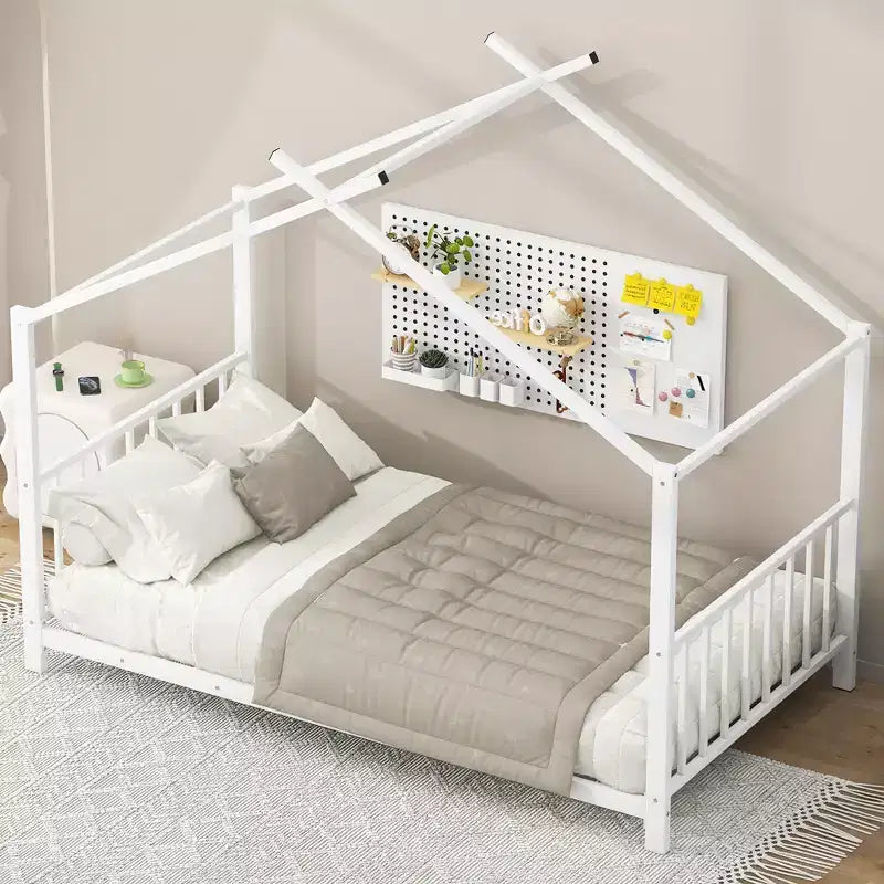 Lit plateforme en métal Whisen, taille double, en forme de maison