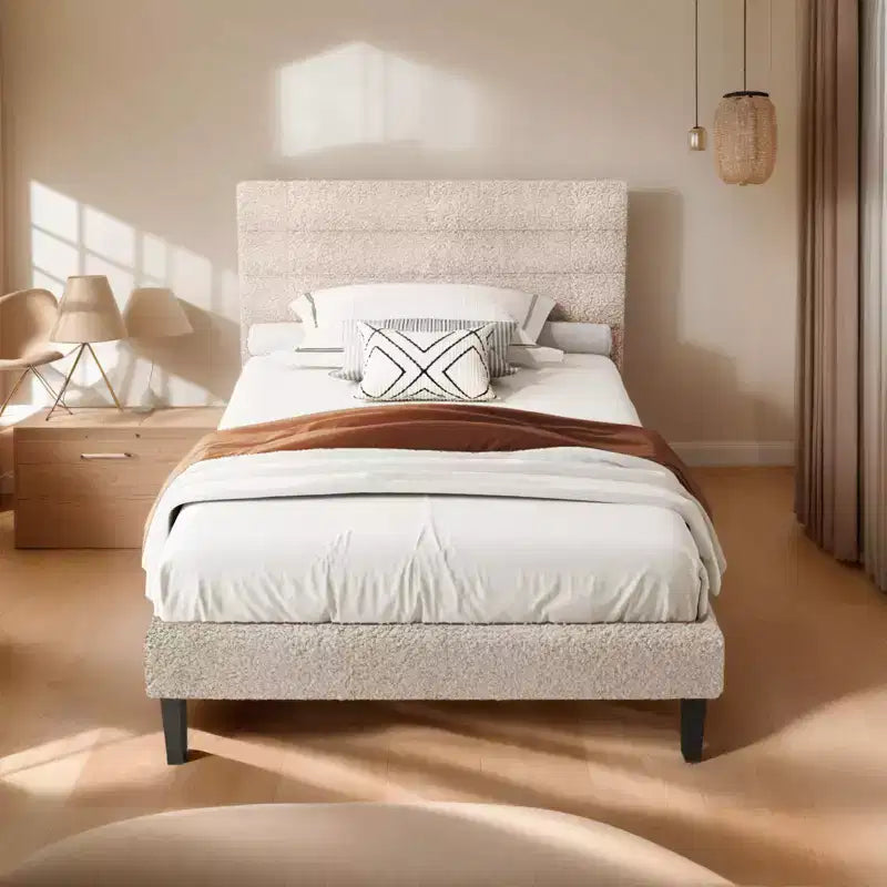 Cadre de lit double Karl Home avec tête de lit capitonnée en boucle, plateforme de lit beige