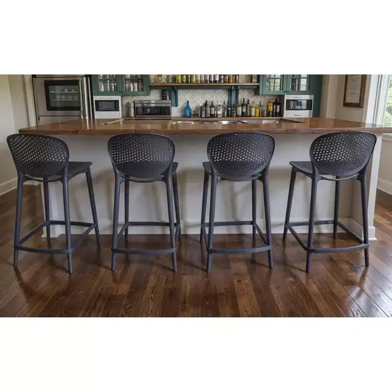 HomeRoots, lot de quatre chaises de bar de 76 cm de haut à dossier bas en plastique gris foncé très résistant