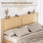 Lit plateforme Queen Size en rotin naturel avec armoires de rangement coulissantes de type porte de grange et tête de lit lumineuse à LED, lit bohème de style ferme avec pieds en bois