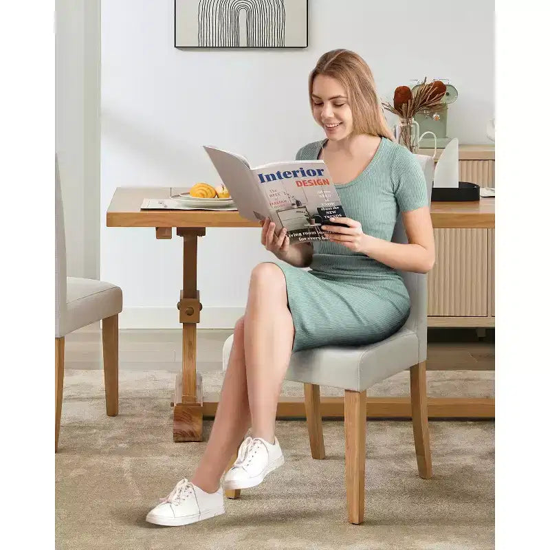 Lot de 2 chaises de salle à manger modernes en tissu, dossier incurvé ergonomique, pieds en bois robustes, capacité de 120 kg pour salle à manger, cuisine et bureau à domicile