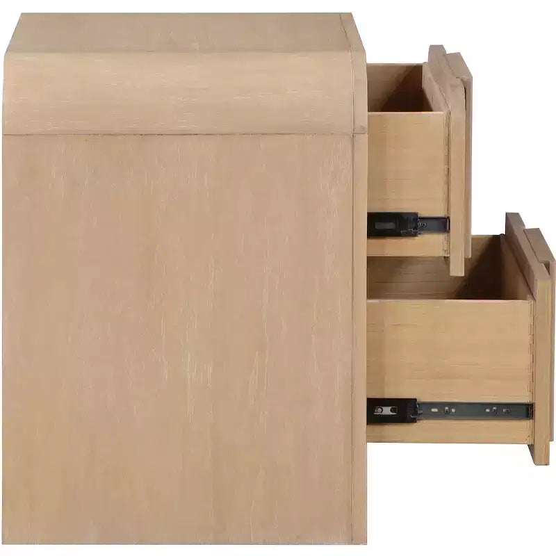 Meridian Furniture, Table de Chevet Cannelée
