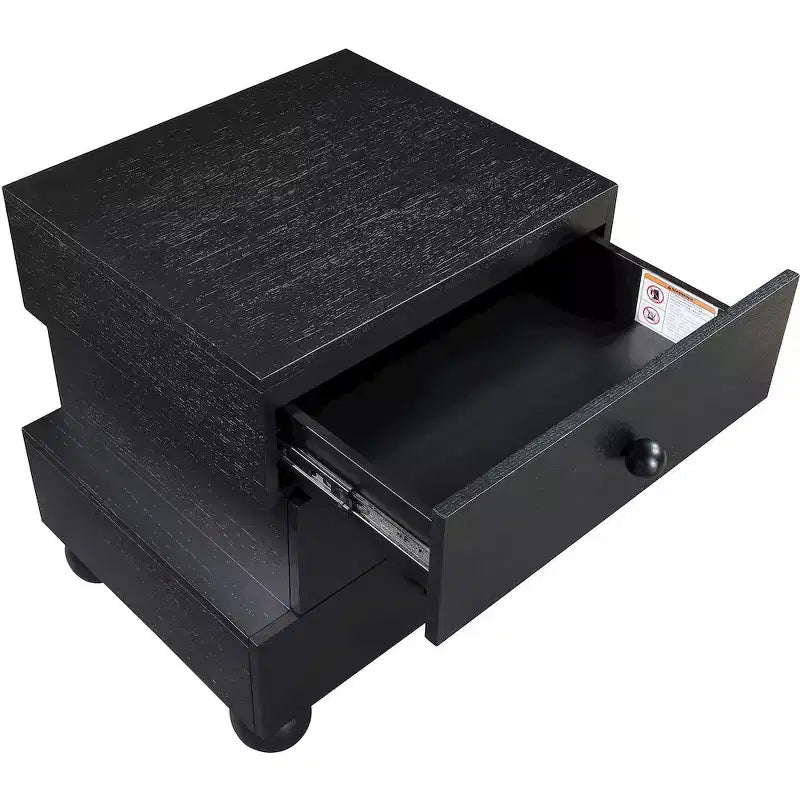 Meridian Furniture, Table de chevet Askew