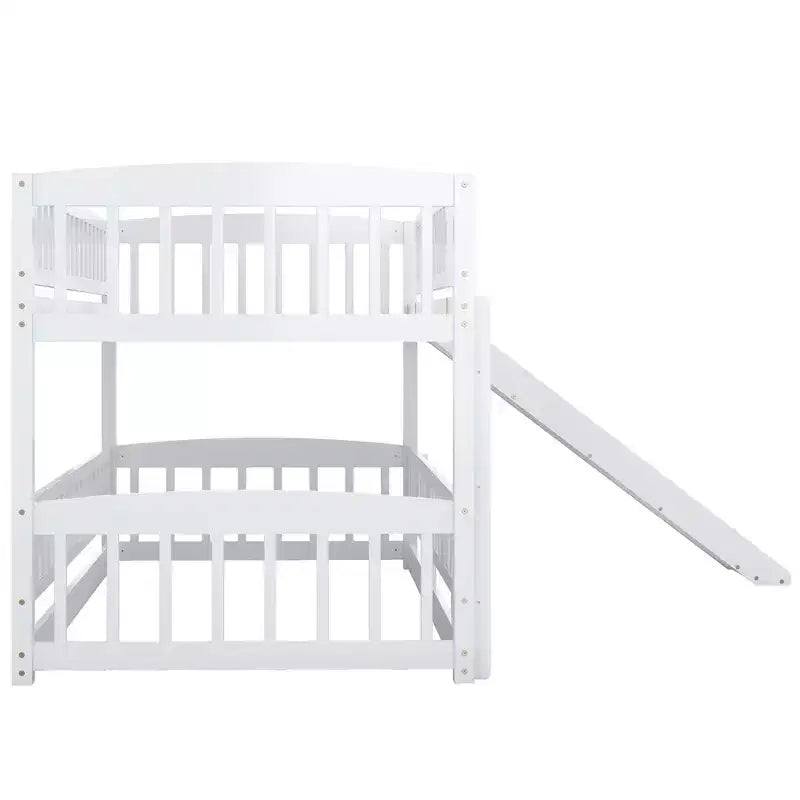 Lit superposé avec toboggan, lits superposés bas doubles avec clôture et échelle pour enfants et adolescents, blanc