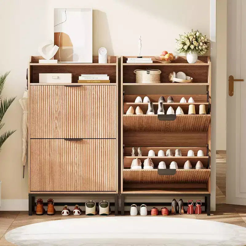 Meuble à chaussures cannelé avec 2 tiroirs basculants et étagère ouverte, organisateur de rangement moderne pour entrée, 44 po, étagère à chaussures en bois avec poignées dorées pour couloir et hall d'entrée