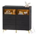 Commode à langer avec tiroirs, commode bébé avec plateau à langer, prise de courant, lumière LED et pieds métalliques, organisateur de nurserie station à langer