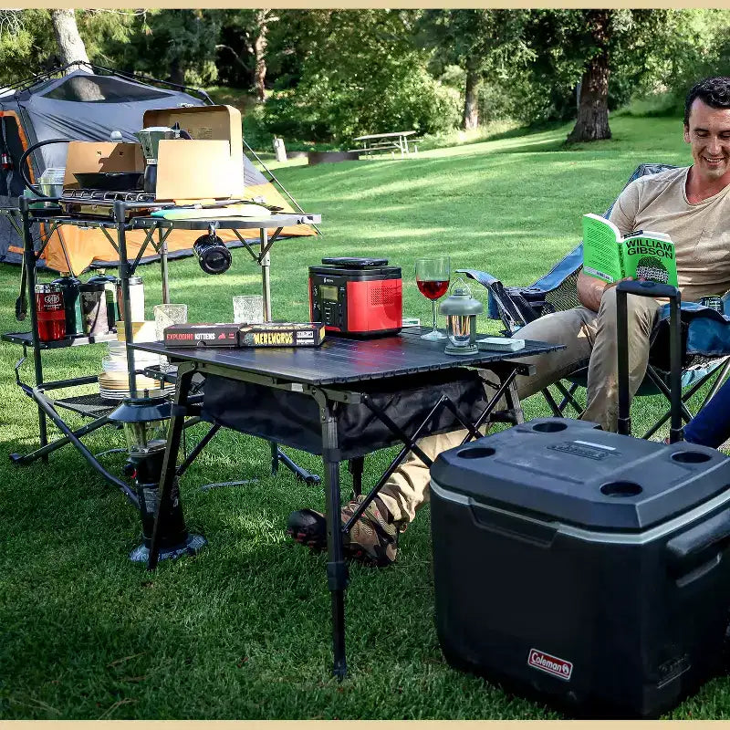 Table de camping pliante Arrowhead Outdoor, en aluminium, réglable en hauteur, avec filet de rangement sous la table et sac de transport, noire