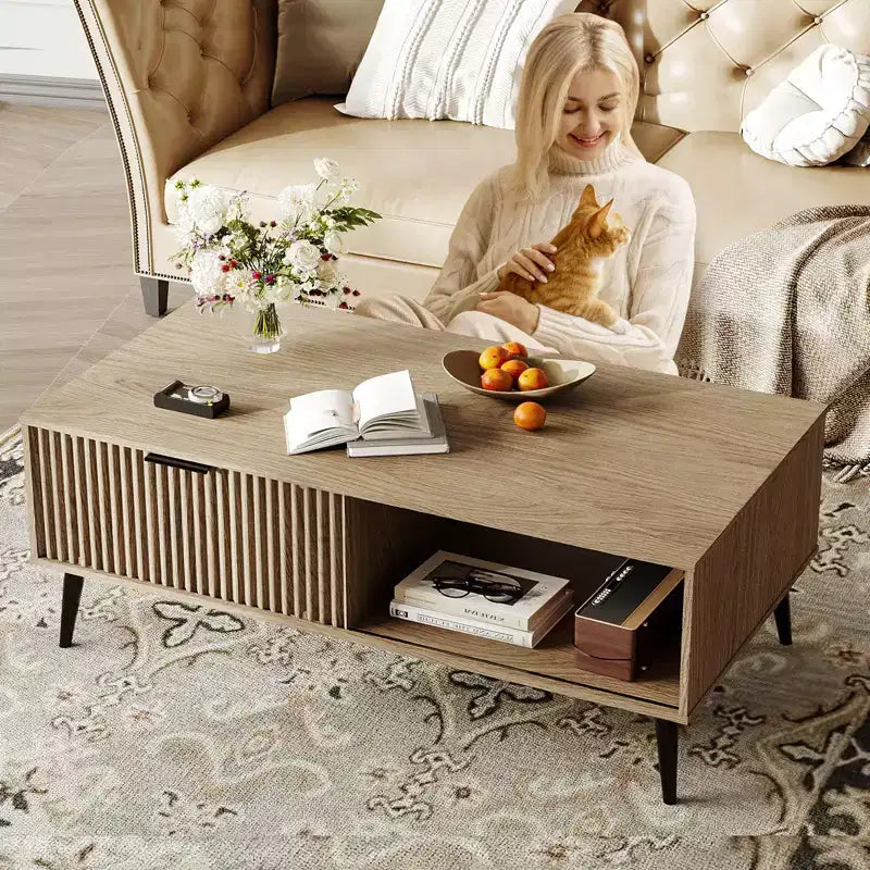 41.34 Table basse en bois avec meuble de rangement, conception à deux niveaux, portes coulissantes de style vague