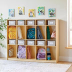 Range-chaussures en bois à 10 compartiments Guidecraft EdQ pour salle de classe, organisateur de casiers en bois naturel pour enfants avec étagères et crochets pour manteaux