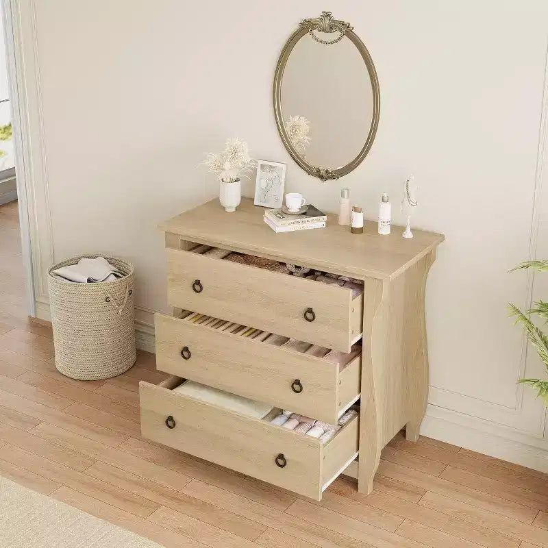 Commode à 3 tiroirs - Commode haute de style bohème avec pieds incurvés, accents en rotin et rangement autoportant pour salon, chambre, entrée ou balcon