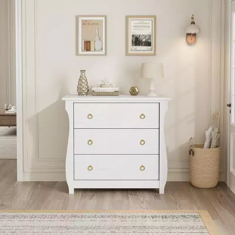 Commode à 3 tiroirs - Commode haute de style bohème avec pieds incurvés, accents en rotin et rangement autoportant pour salon, chambre, entrée ou balcon