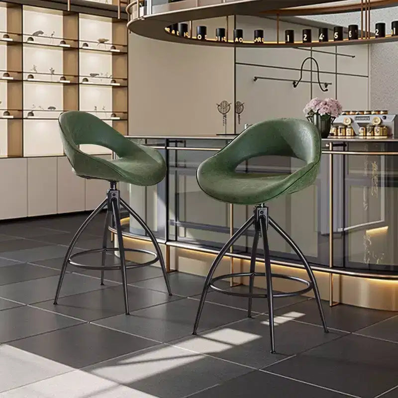 Lot de 2 tabourets de bar pivotants verts Karl Home avec dossier ajouré, revêtement en PU et finition poudrée