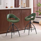 Lot de 2 tabourets de bar pivotants verts Karl Home avec dossier ajouré, revêtement en PU et finition poudrée