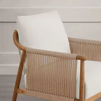 Fauteuil d'appoint de ferme moderne Spruce&Spring avec accoudoirs en bois tressé