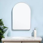 HomeRoots 39 Miroir de courtoisie de salle de bain à cadre en métal avec arche argentée
