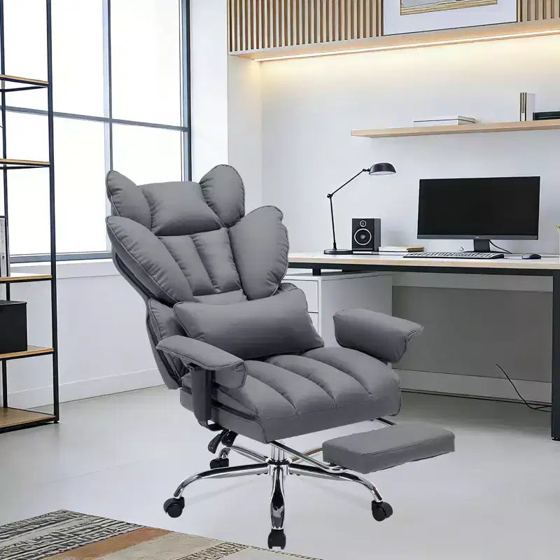 Fauteuil de bureau ergonomique avec repose-pieds réglable et haut dossier, design confortable en cuir, parfait pour la maison ou le bureau