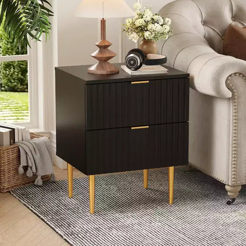 Table de chevet cannelée DobleePy avec 2 tiroirs de rangement, table de chevet moderne à base dorée pour chambre à coucher et appartement