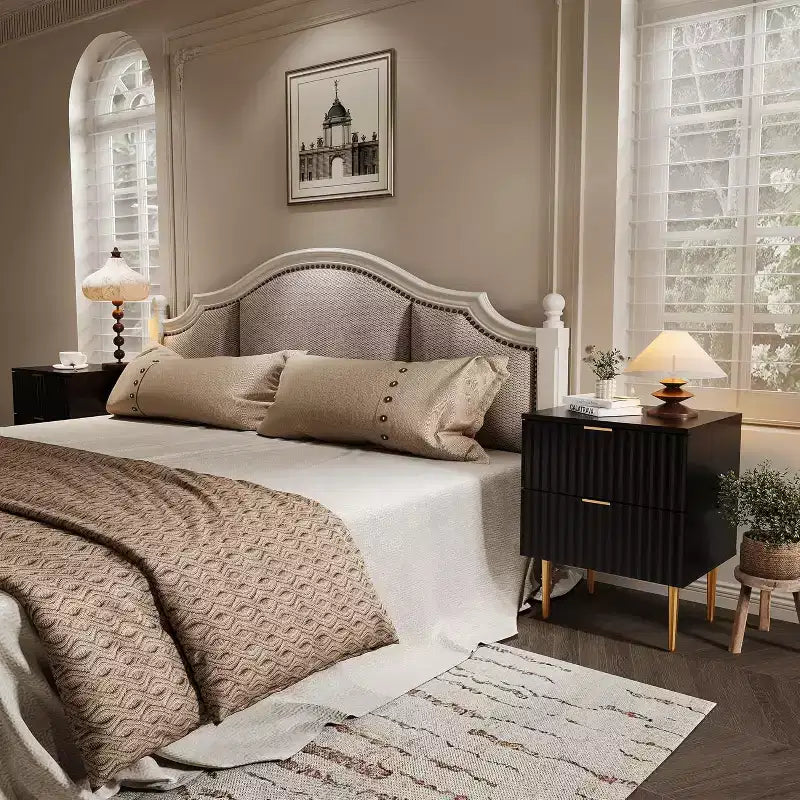 Table de chevet cannelée DobleePy avec 2 tiroirs de rangement, table de chevet moderne à base dorée pour chambre à coucher et appartement