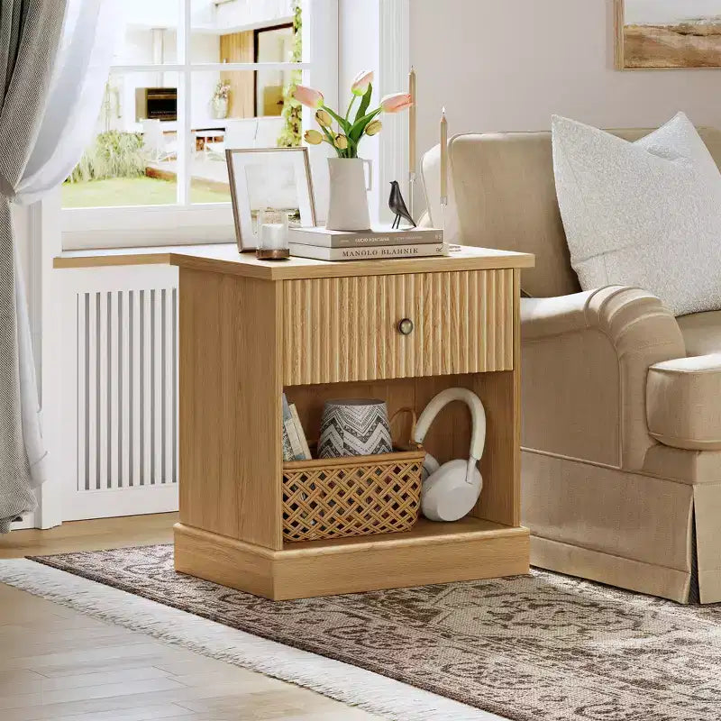 COZONY Table de Chevet Cannelée avec Tiroir, Table de Nuit en Bois Clair de Style Mid-Century Moderne avec Rangement pour Chambre à Coucher ou Salon