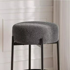 Lot de 2 tabourets de bar modernes hauteur comptoir 61 cm avec assise souple, sans dossier et pieds en métal pour îlot de cuisine, bar ou salle à manger