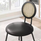 Lot de 4 chaises de salle à manger en rotin. Chaises de cuisine modernes rembourrées avec coussins épais et pieds en métal. Idéales pour les petits espaces.