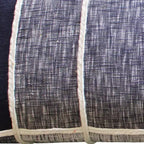 Banc rembourré HomeRoots 47 avec pieds blancs texturés bleu et gris