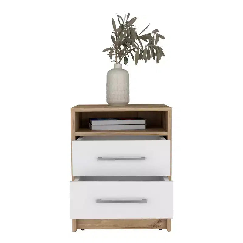 Cette table de chevet Cartiz à deux tiroirs, finition blanc/chêne clair, allie un style contemporain à des solutions de rangement intelligentes, créant ainsi un gain de place.