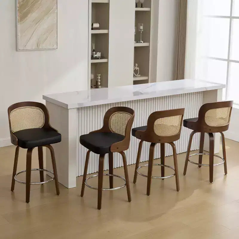 Lot de 2/3/4 tabourets de bar pivotants Bekrvio 26 avec dossier en rotin et pieds en bois courbé, tabourets de bar à hauteur de comptoir rembourrés en similicuir pour îlot de cuisine