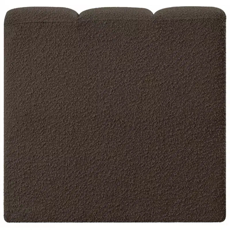 Chaise droite en tissu bouclé Arc Meridian Furniture