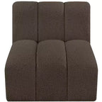 Chaise droite en tissu bouclé Arc Meridian Furniture