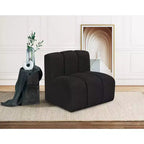 Chaise droite en tissu bouclé Arc Meridian Furniture