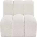 Chaise droite en tissu bouclé Arc Meridian Furniture
