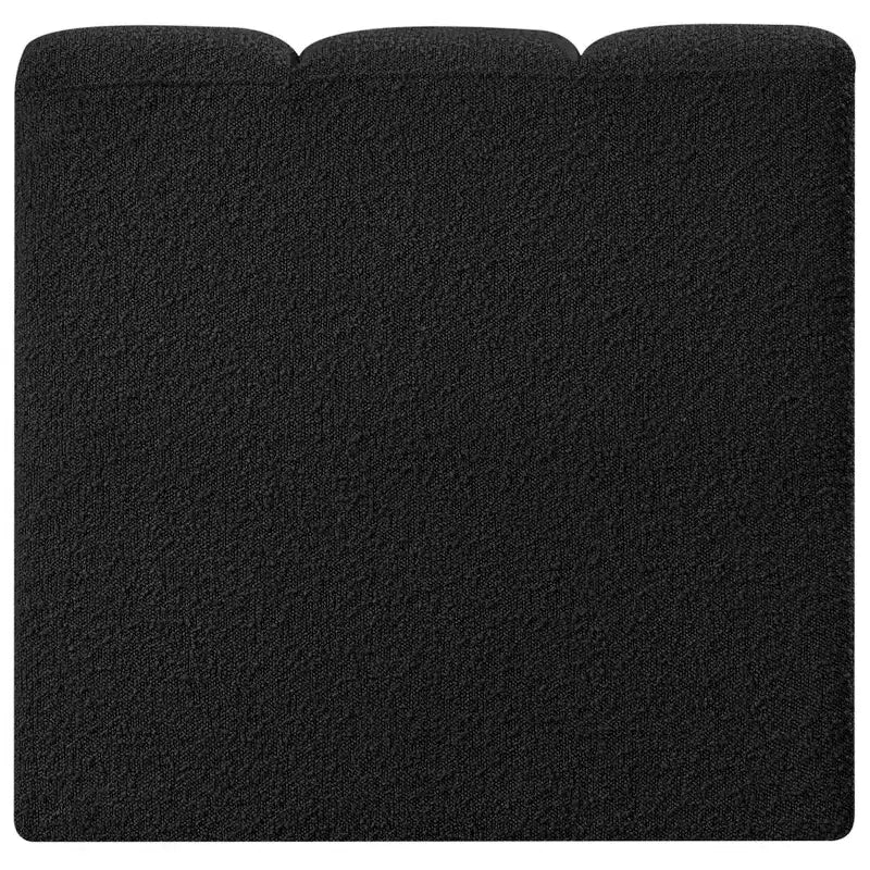 Chaise droite en tissu bouclé Arc Meridian Furniture