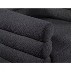 Meridian Furniture Chaise en tissu bouclé Tessa