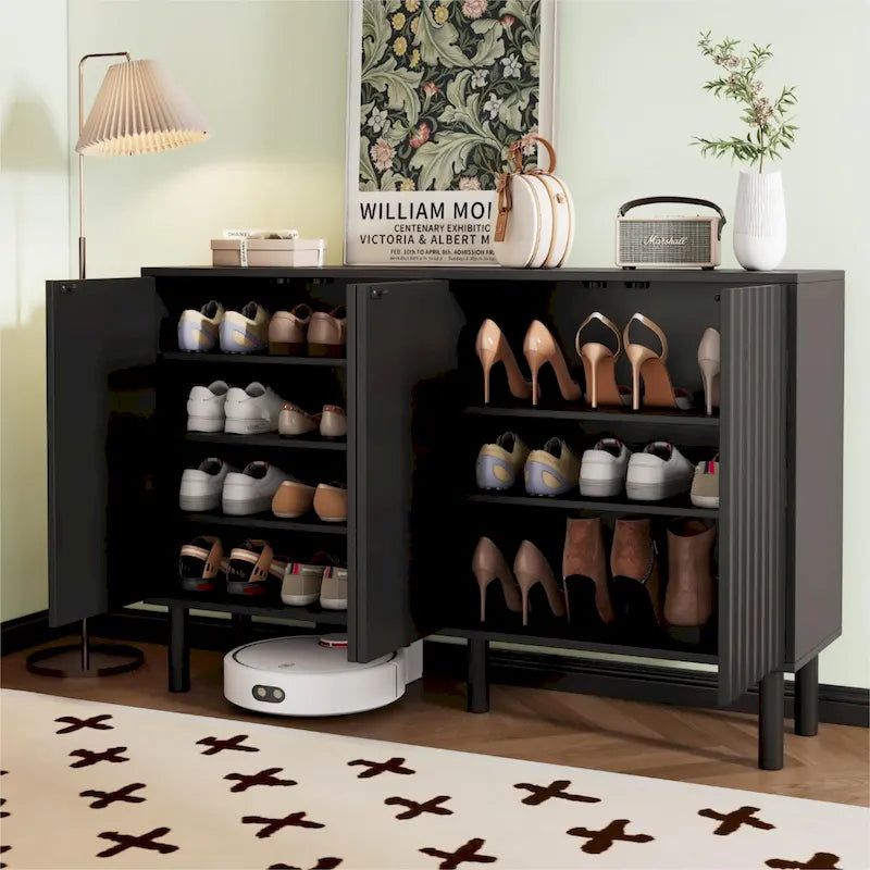 Meuble à chaussures minimaliste avec 5 pieds en bois massif et portes cannelées