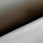 Chaise de salle à manger à dossier incurvé en cuir noir