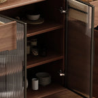 Buffet en bois moderne avec de spacieux placards de rangement