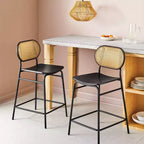 Lot de 2 tabourets de bar à hauteur de comptoir en métal avec dossier en osier de 61 cm (24 po) et repose-pieds noirs - Room EssentialsMC
