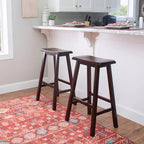 Tabouret de bar 30" sans dossier avec assise inclinée marron bois - Linon : Bois d'hévéa, repose-pieds, hauteur fixe