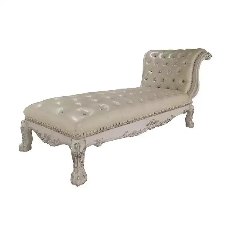 Chaise longue de Dresde 82" en similicuir et finition blanc cassé - Acme Furniture : garniture élégante à clous, cadre en bois, entretien par essuyage sec