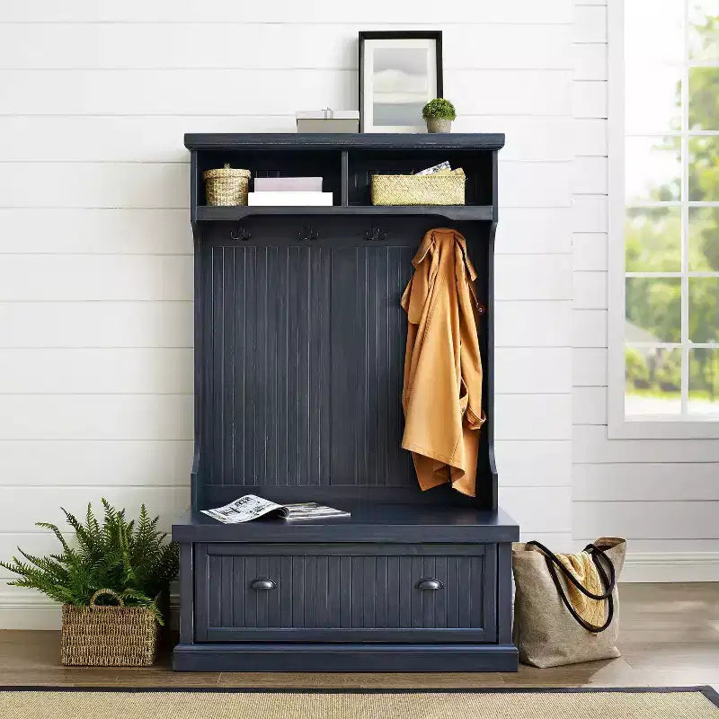 Crosley Seaside Hall Tree Marine vieilli : Meuble d'entrée côtier avec patères de rangement, cadre en bois dur