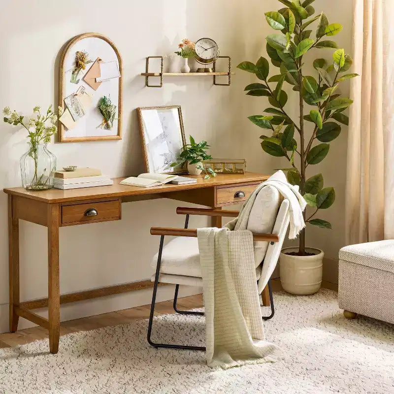 Bureau rectangulaire à 2 tiroirs - Chêne brun - Hearth & Hand™ avec Magnolia